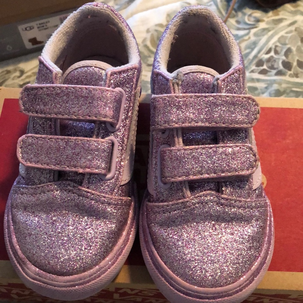 Toddler 6C glitter Velcro Vans